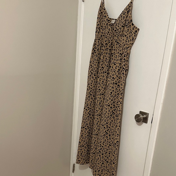 A New Day Leopard Print Maxi Dress - Tan and Black with Keyhole Cut Out - Picture 2 of 6